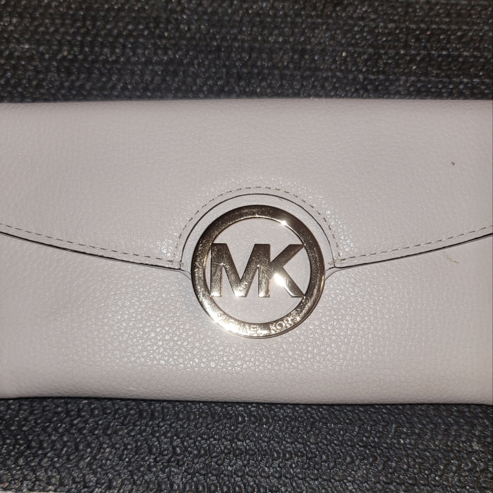 Michael Kors Full-Sized Ivory Wallet